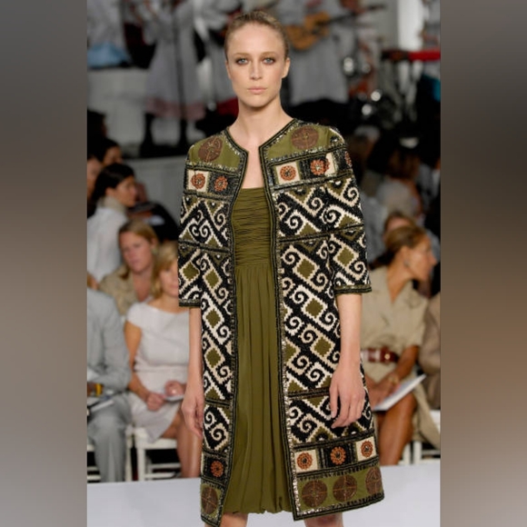 $3900 OSCAR DE LA RENTA EXCLUSIVE EMBROD BEAD RUNWAY COST US M